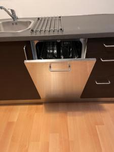 Quiet Prague 5 Apartment Park View & Free Parking