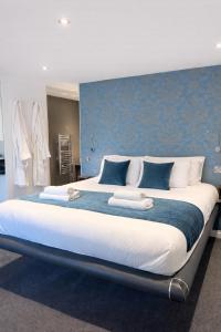 Executive 4BR Ensuite Lodge Perfect for Contractors and Teams with Private Parking