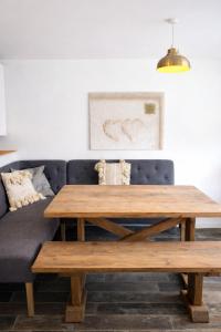 Executive 4BR Ensuite Lodge Perfect for Contractors and Teams with Private Parking