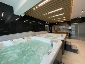 Kapitański - jacuzzi, sauny, sala zabaw, bilard, do plaży 400m