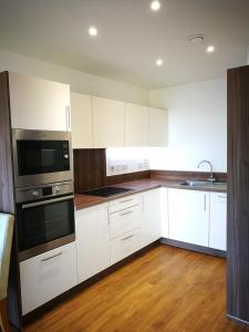 Waterside Park Apartment next to DLR