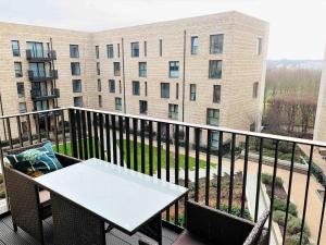 Waterside Park Apartment next to DLR