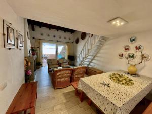 Punta Est - Trilo Lavanda Terrazza & Piscina