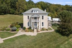 Elkader Jailhouse Inn