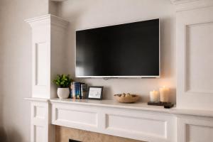 The Old Town Luxury Hideaway Apartment AC