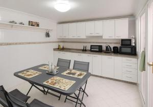 Gueliz Spacious Apartment with Pool & Garden Free Parking WiFi