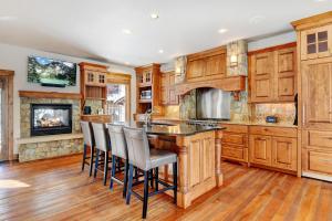 Ski In Out Villa 456 I Private Hot Tub I Great Views I Activity Program