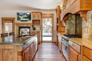 Ski In Out Villa 456 I Private Hot Tub I Great Views I Activity Program
