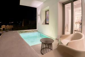 Eidolion Essence -Cycladic Villa with Private Plunge Pool for 10 Guests