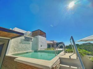 NEW Jungle Retreat 1BR2BA Garden Private Pool