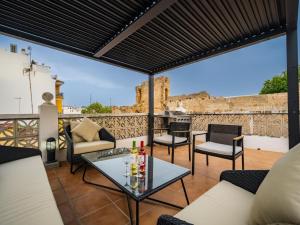 Central Marbella townhouse large solarium bbq