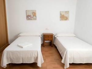 Apartamentos Tranquilos Conil Facil Aparcamiento con patio interior solo capetamos familias y parejas