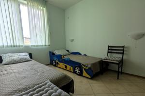 Sunny Hills 2 bdr apartment