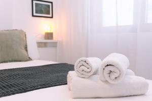 Confort en Arzúa Centro, Apt 2 by CABANA Rentals