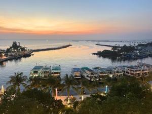 Hong Tuyet Marina Hotel - Sea View