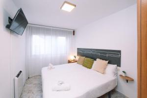 Confort en Arzúa Centro, Apt 3 by CABANA Rentals