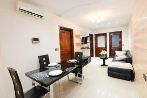 Bright apartment near Souk El Had