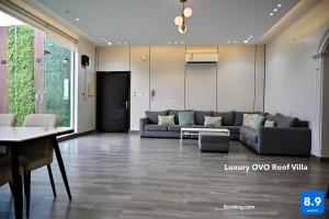 Luxury OVO Roof Villa