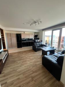 Spacious Apartment with 2 Balconies
