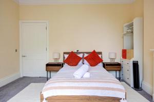 Bright Bloomsbury Studio near Russell Square