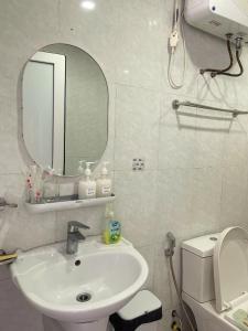 Newlife Apartment Ha Long Near Beach