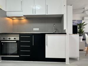 Apartament a Primera Línia amb Vistes al Mar i Muntanya