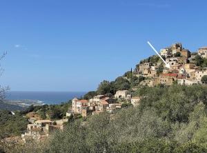Maison de village en Balagne avec vue et extérieur
