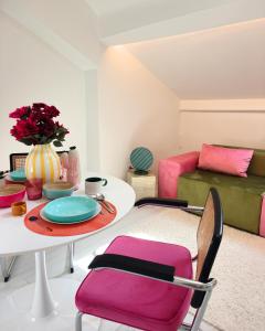 Apartment in Milan Center Duomo, Designed, AC, Wi-Fi, Metro