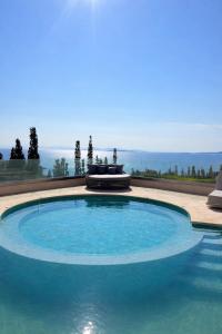Seaview Villa Resort Lagonissi - Walk to Beach