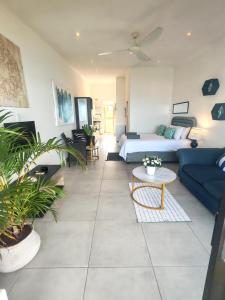 Aloe Shores- Business or Couples- Stunning