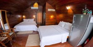 The Coppers Glamping Pod Cabana with a Private Pool