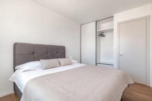 Regal Splendor Apartments