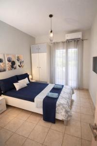 Bloom in the City- Cozy Apartment with Private Garden
