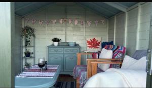 Shepherds hut in 7 acre field