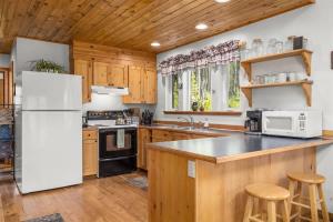 Quiet home minutes to Glacier