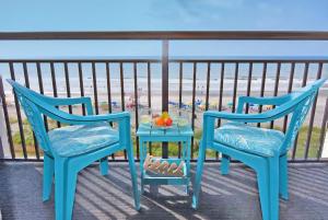 Heated pools, direct oceanfront, stunning views, rooftop pool, newly updated