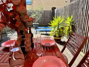 Central London Charming Camden Split Level Home