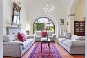 Situato sulla prima collina con vista magnifica