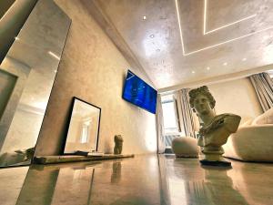 TOA at Spanish Steps