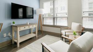 Landing Modern 1BD Gym Clubhouse