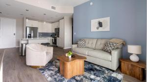 Landing Stunning 2BD Gym Yoga Studio