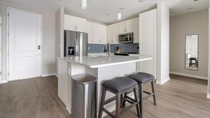 Landing Stunning 2BD Gym Yoga Studio
