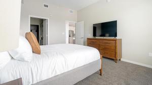 Landing Stunning 2BD Gym Yoga Studio