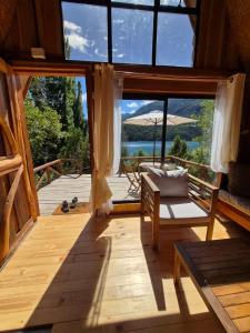 Refugio de Montaña Patagonia a orilla de lago, pesca