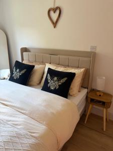Cosy High street flat near Cotswolds