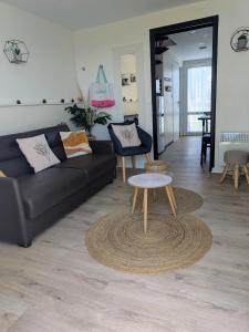 Charmant logement Guidel Plage, vue mer, piscine chauffée, avec une chambre