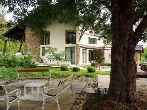 КЪЩА ЗА ГОСТИ ДИВИЯТ БОЖУР