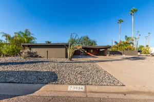 Phoenix Mid-Century Escape