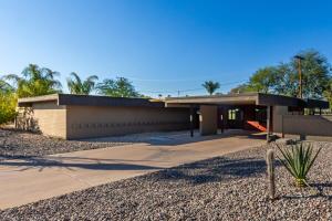 Phoenix Mid-Century Escape