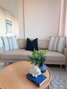 Manly Water Views, Pool, Steps to Beach and Parking